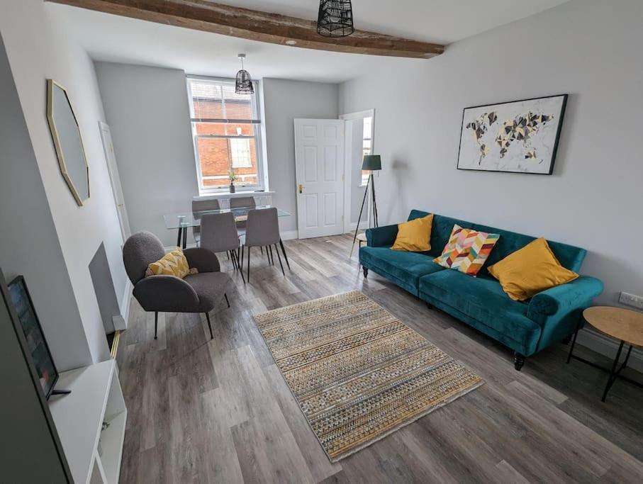 31 High Street - Modern & Stylish 2-Bed Apartment - Inc Parking Husbands Bosworth Exterior photo