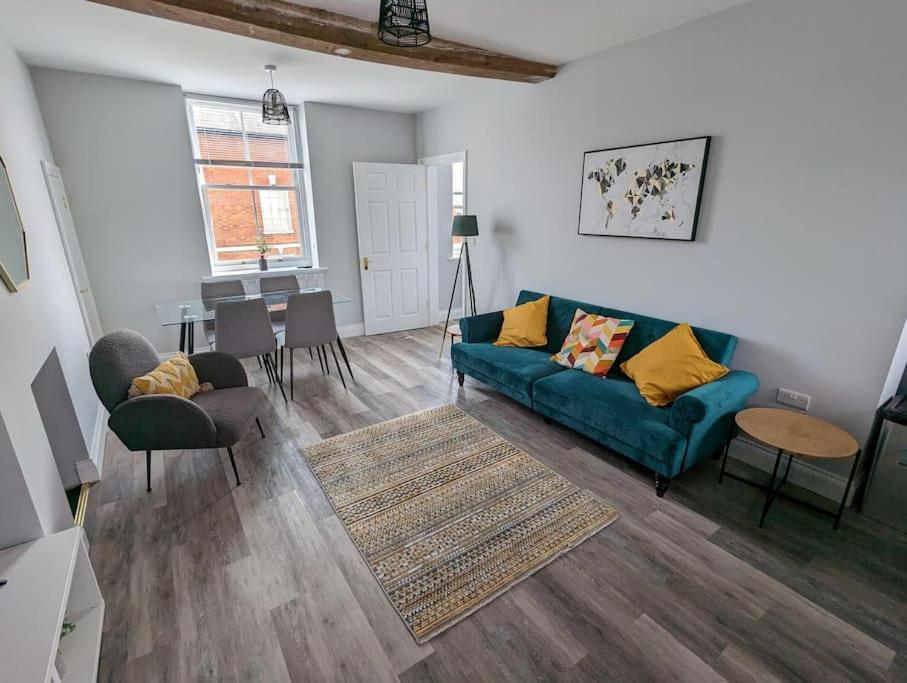 31 High Street - Modern & Stylish 2-Bed Apartment - Inc Parking Husbands Bosworth Exterior photo